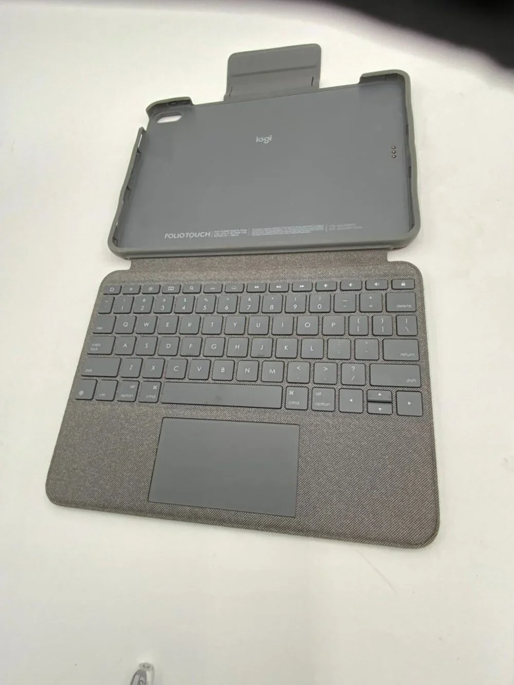 Logitech Folio Touch Keyboard Case Trackpad | iPad Air 4th/5th Gen | YU0043